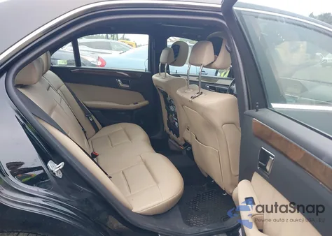 2010 Mercedes-Benz E 350 4Matic z USA, uszkodzony, nr VIN WDDHF8HB1AA147421